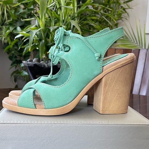 NWOT Sbicca Vintage Teal Blue Suede Faux Wood Heel Criss Criss Tie Heel Size 9 - Picture 6 of 11